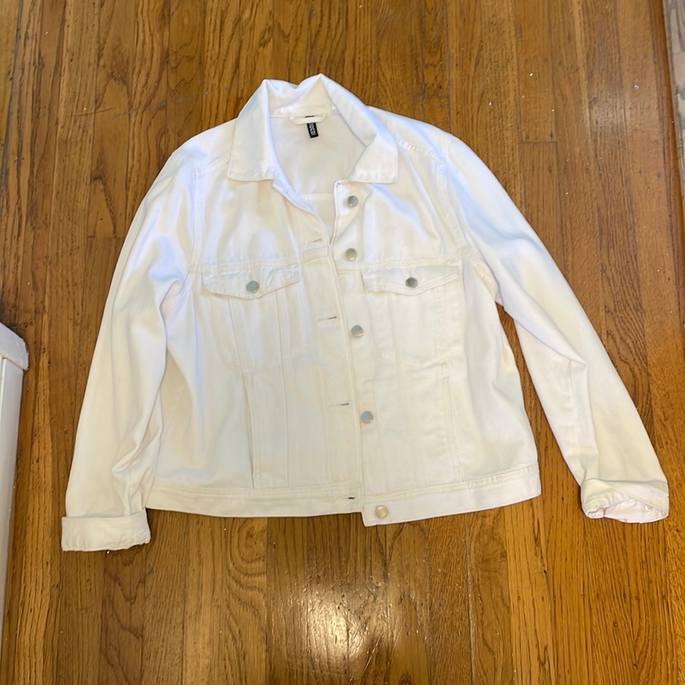 H&M WHITE DENIM JACKET SIZE M